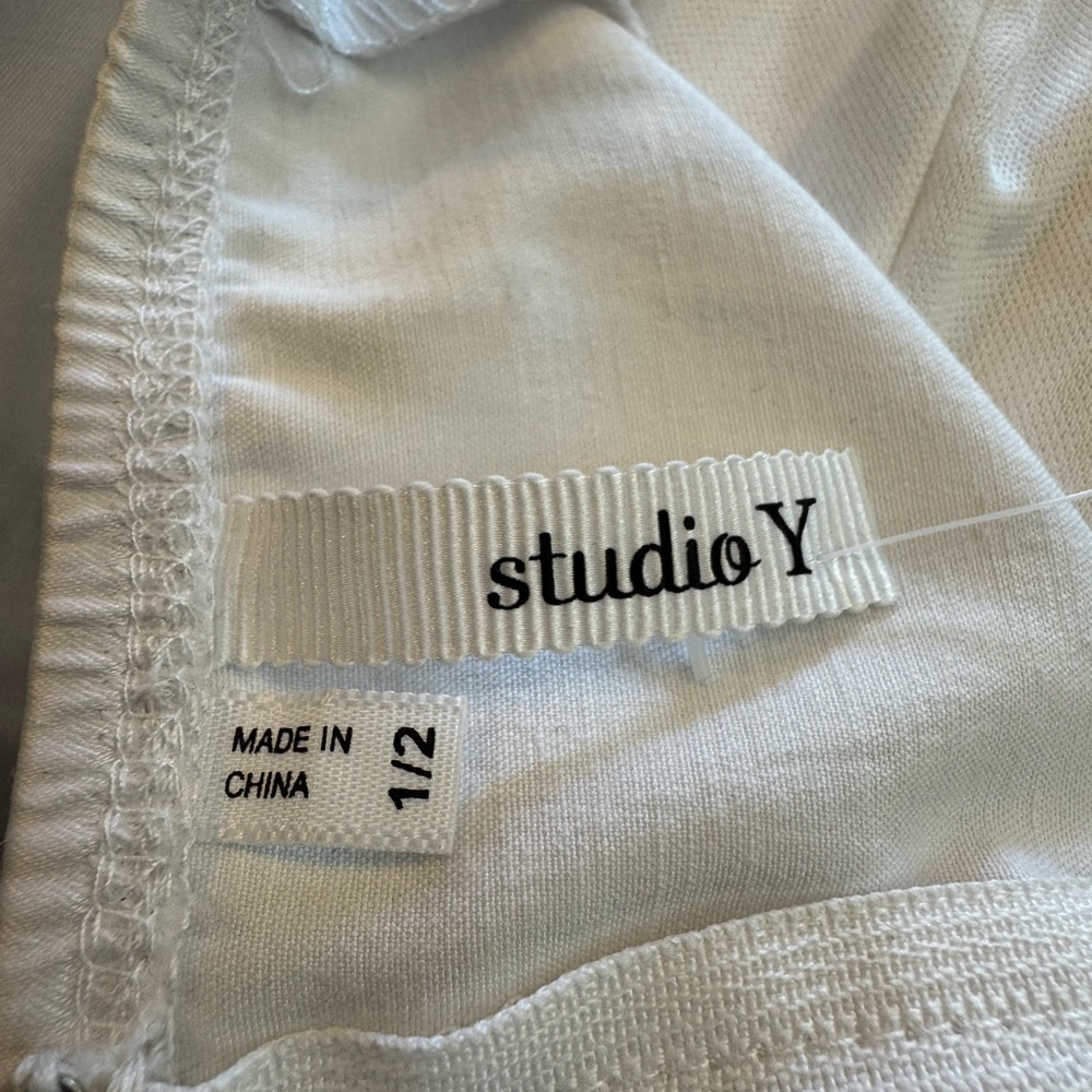 Studio Y White Textured Fabric - Picture 5 of 6